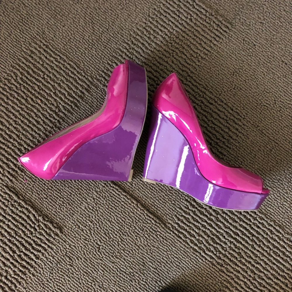 Vince Camuto pink wedge - Picture 6 of 7